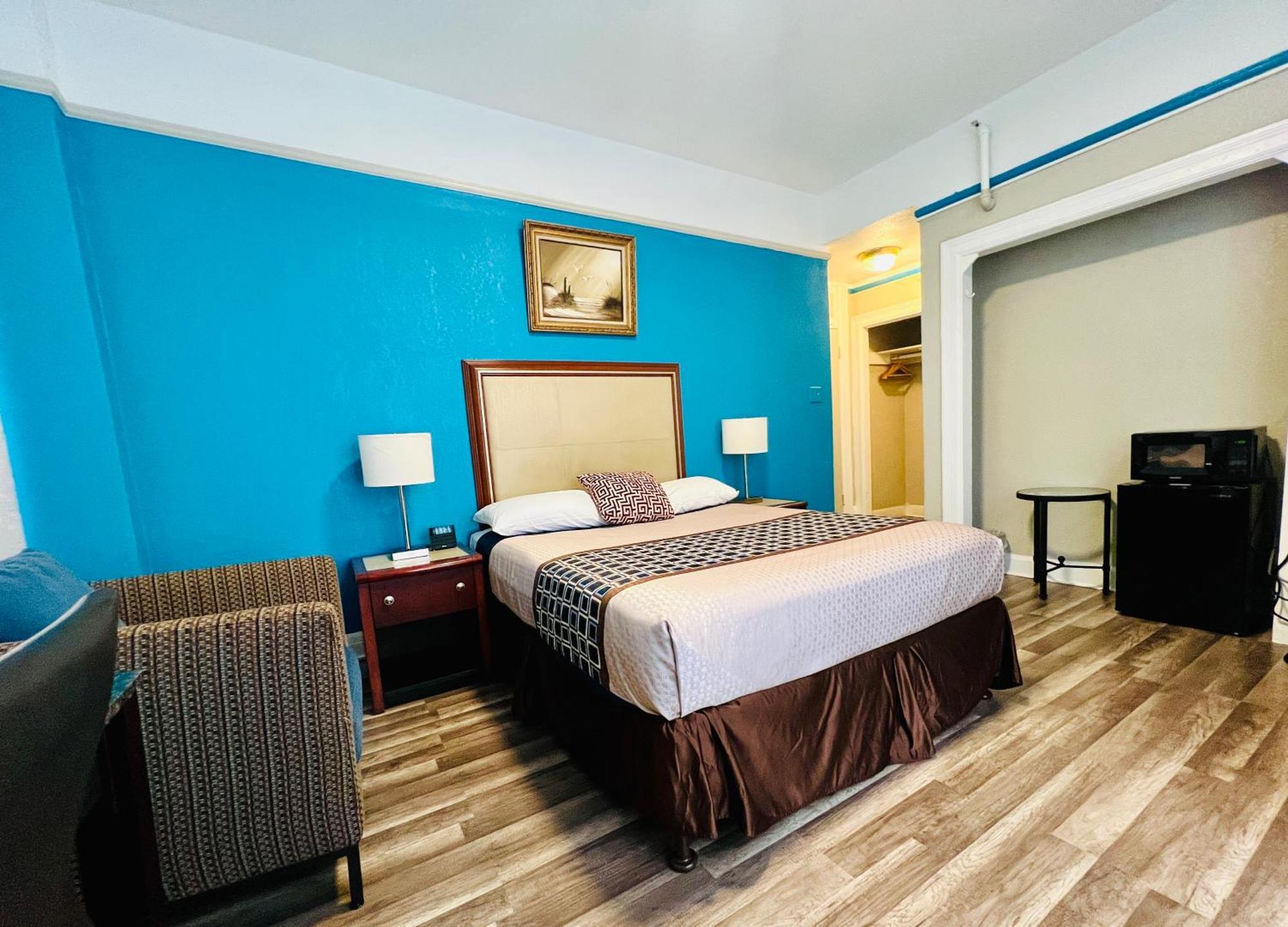 Hotel Admiral 2*